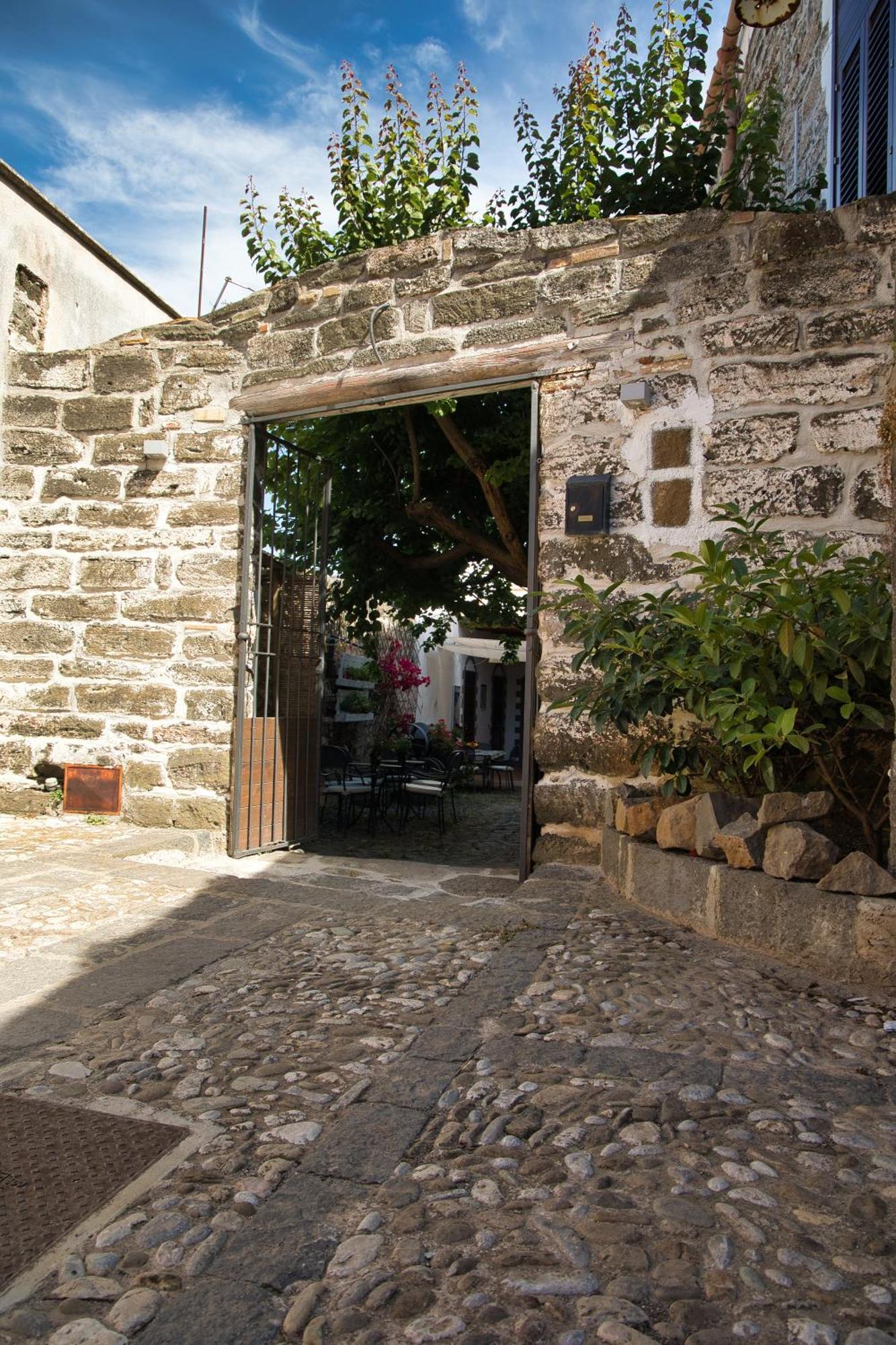Baglio Antico Forno Hotel Isola di Ustica Bagian luar foto